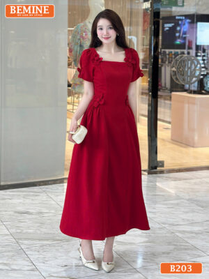 Cận cảnh chất liệu vải cao cấp của mẫu đầm BEMINE B203.