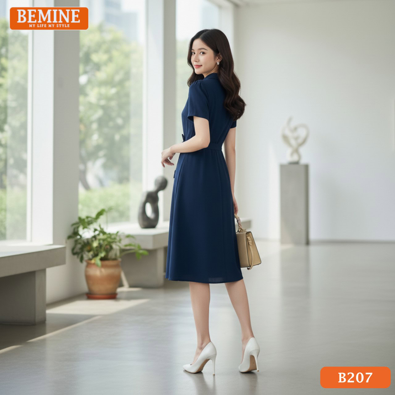 Đầm cổ vest thanh thoát cho các buổi họp hội đồng và dự giờ