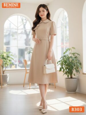 Chi tiết cổ sen viền hoặc phối màu trên chiếc đầm thiết kế BEMINE B303.