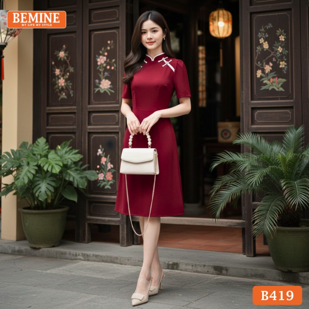 Chi tiết nơ nhỏ xinh điểm xuyết trên nền cổ tàu độc đáo của mẫu đầm công sở BEMINE B419 mới nhất.