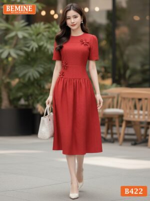 Chi tiết đường may sắc sảo trên mẫu đầm công sở BEMINE B422 màu đỏ thiết kế dáng chữ A.