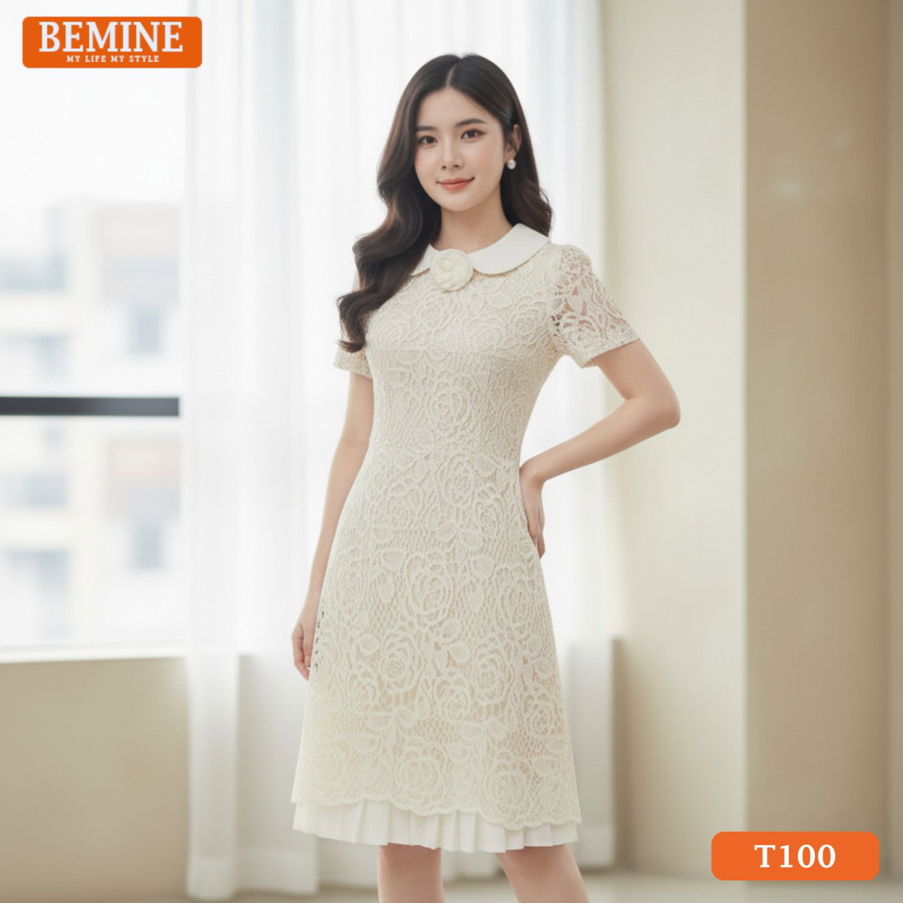 Ảnh cận cảnh chất liệu ren hoa nổi tinh xảo trên cổ sen của đầm thiết kế BEMINE T100.