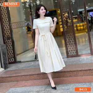Đầm công sở BEMINE B413 thiết kế xếp ly hiện đại.