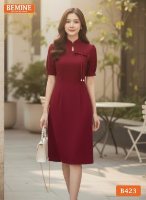Đầm thiết kế BEMINE B423 cổ tàu khoét giọt nước thanh lịch.