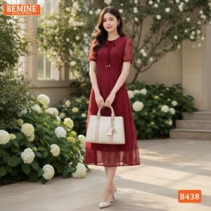 Chi tiết họa tiết thêu hoa tinh tế trên mẫu đầm BEMINE B438.