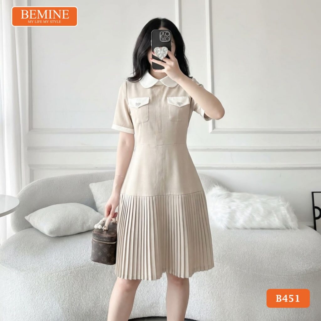 Đầm Thiết Kế BEMINE Chữ A Cổ Sen Chân Váy Xếp Ly B451 5 Chi tiết cổ sen phối túi xinh xắn trên mẫu đầm BEMINE B451.