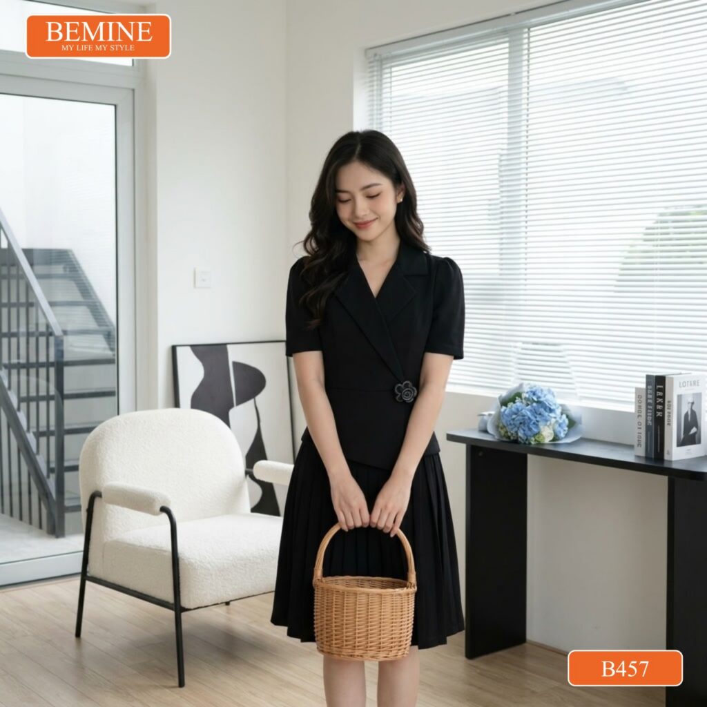 Đầm Thiết Kế BEMINE Dáng Chữ A Cổ Vest Tùng Xếp Ly B457 2 Đầm thiết kế BEMINE B457 phù hợp đi làm và gặp đối tác.
