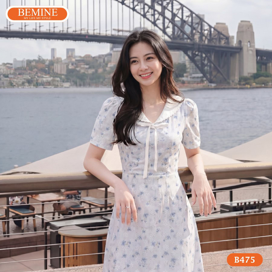 Mẫu váy voan hoa nhí cổ V quyến rũ và thanh thoát