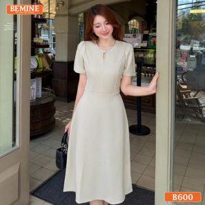 Đầm Thiết Kế BEMINE Cổ Tròn Đính Cúc Dáng Dài B600 Sang Trọng