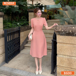 Đầm Thiết Kế BEMINE Cổ Tròn Đính Cúc Dáng Dài B600 Sang Trọng