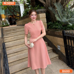 Đầm Thiết Kế BEMINE Cổ Tròn Đính Cúc Dáng Dài B600 Sang Trọng