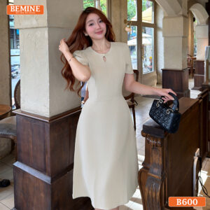 Đầm Thiết Kế BEMINE Cổ Tròn Đính Cúc Dáng Dài B600 Sang Trọng