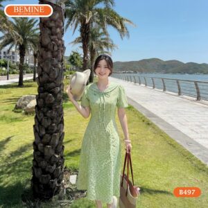 Người mẫu diện đầm BEMINE B497 tự tin trong mọi hoạt động.