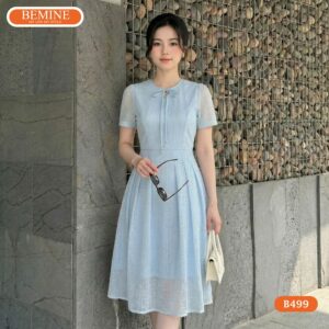 Người mẫu diện đầm thiết kế B499 thanh lịch trong các buổi dạo phố.