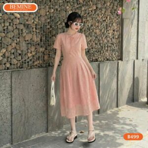 Chi tiết dây nơ tinh tế tạo điểm nhấn cho mẫu đầm B499.