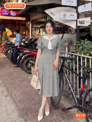 Đầm thiết kế BEMINE B514 cổ thủy thủ caro năng động.