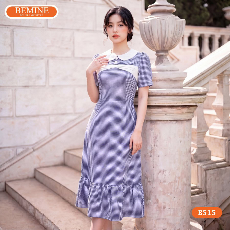 Thiết kế cổ sen điệu đà của đầm thiết kế BEMINE B515.