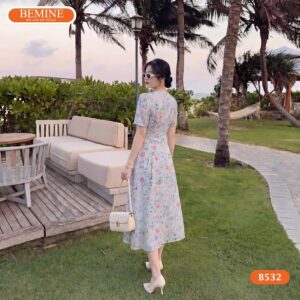 Đầm thiết kế BEMINE B532 dáng dài giúp che khuyết điểm hiệu quả.