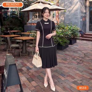 Người mẫu diện đầm chữ a cổ sen BEMINE mã sản phẩm B533.
