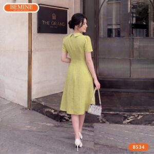 Đầm thiết kế BEMINE B534 cổ đức đính cúc thanh lịch.