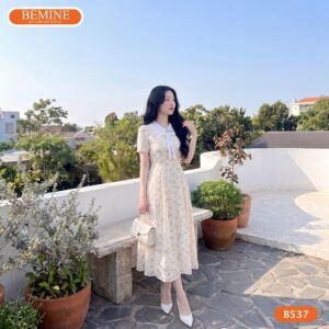 Thiết kế cổ sen điệu đà mang lại vẻ trẻ trung cho mã B537.