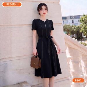 Cận cảnh đường may tỉ mỉ và khóa kéo chắc chắn của đầm B801.