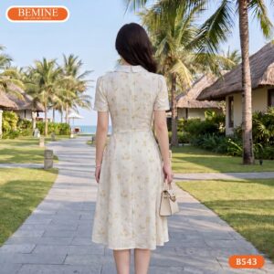 Cận cảnh đường may sắc sảo của mẫu đầm họa tiết hoa BEMINE B543.