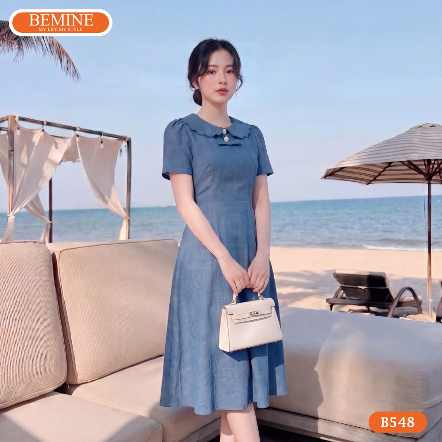Chi tiết cổ kiểu đính cúc tinh tế trên nền vải denim mã B548.