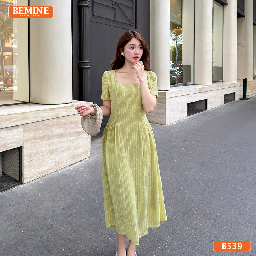 Đầm BEMINE cổ vuông voan tơ kim tuyến dáng dài B558
