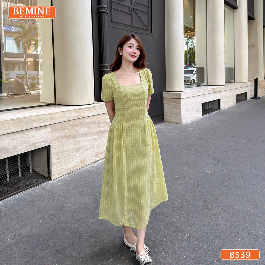 Đầm BEMINE cổ vuông voan tơ kim tuyến dáng dài B558
