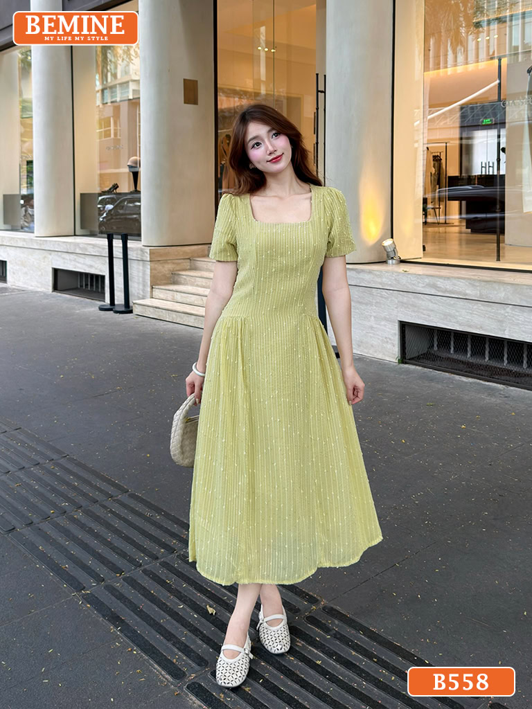 Đầm BEMINE cổ vuông voan tơ kim tuyến dáng dài B558