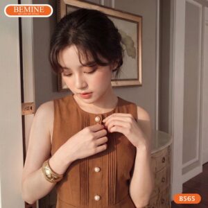 Thiết kế sát nách trẻ trung trên mẫu đầm BEMINE mã B565.