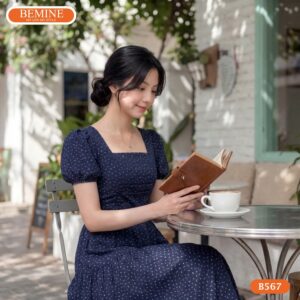 Chất liệu vải đũi in hoa nhã nhặn trên đầm thiết kế BEMINE B567.