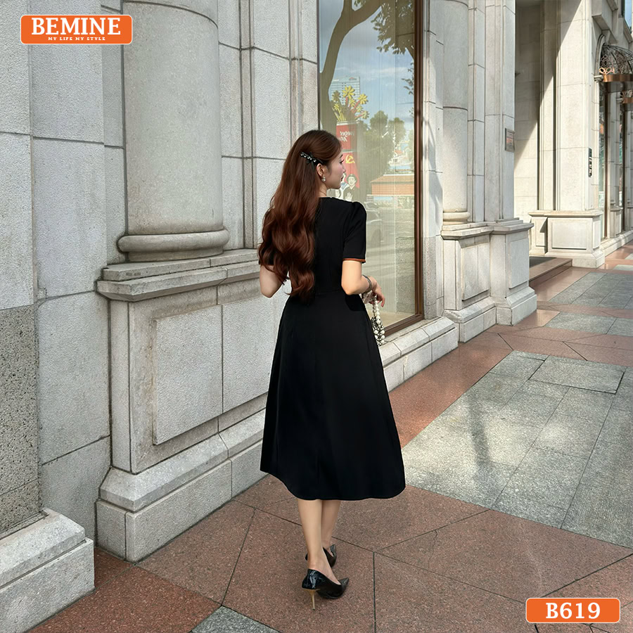 Đầm thiết kế BEMINE cổ tròn chạy viền đính nơ dáng chữ A B619 4 Đầm thiết kế BEMINE B619 mang lại diện mạo nữ tính trẻ trung.