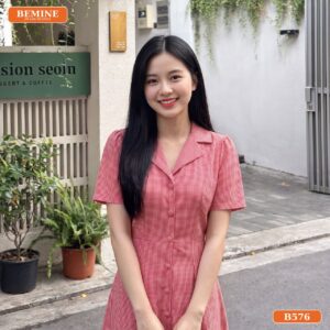 Đầm thiết kế BEMINE cổ vest nút bọc dáng chữ A B576