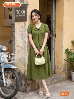 Hình ảnh thực tế đầm tiệc công sở BEMINE B581 chuẩn phom dáng.