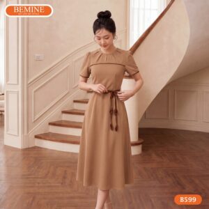 Hình ảnh thực tế đầm công sở BEMINE B599 phom dáng chuẩn.