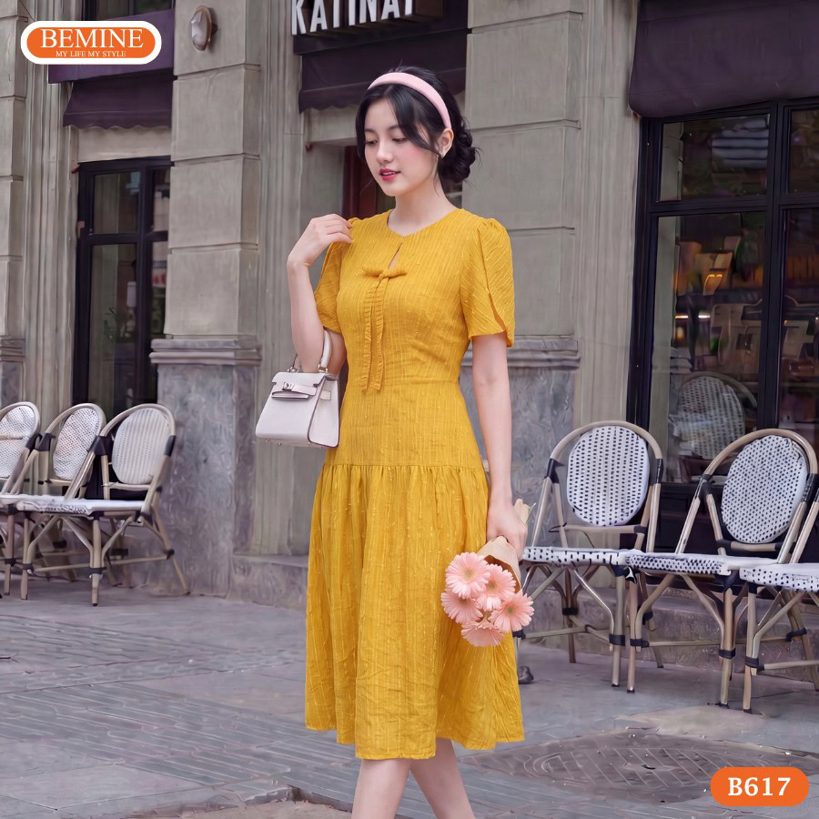 Mẫu Đầm Đen Ôm Body Sang Trọng Khéo Tôn Dáng Cho Quý Cô 55 Sử Dụng Bàn Là Hơi Nước Tránh Gây Bóng Bề Mặt Vải