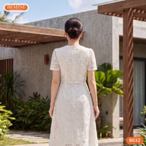 Cận cảnh đường may sắc sảo của mẫu đầm ren hoa BEMINE B632.