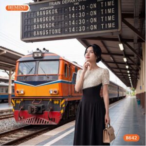 Người mẫu diện đầm chữ a cổ tròn phối ren hoa BEMINE B642.
