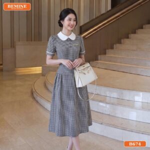 Đầm cổ sen caro BEMINE dáng chữ a B674