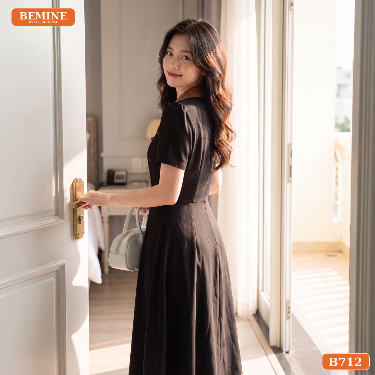 Đầm BEMINE B712 với khóa kéo sau tiện lợi và đường may tinh xảo