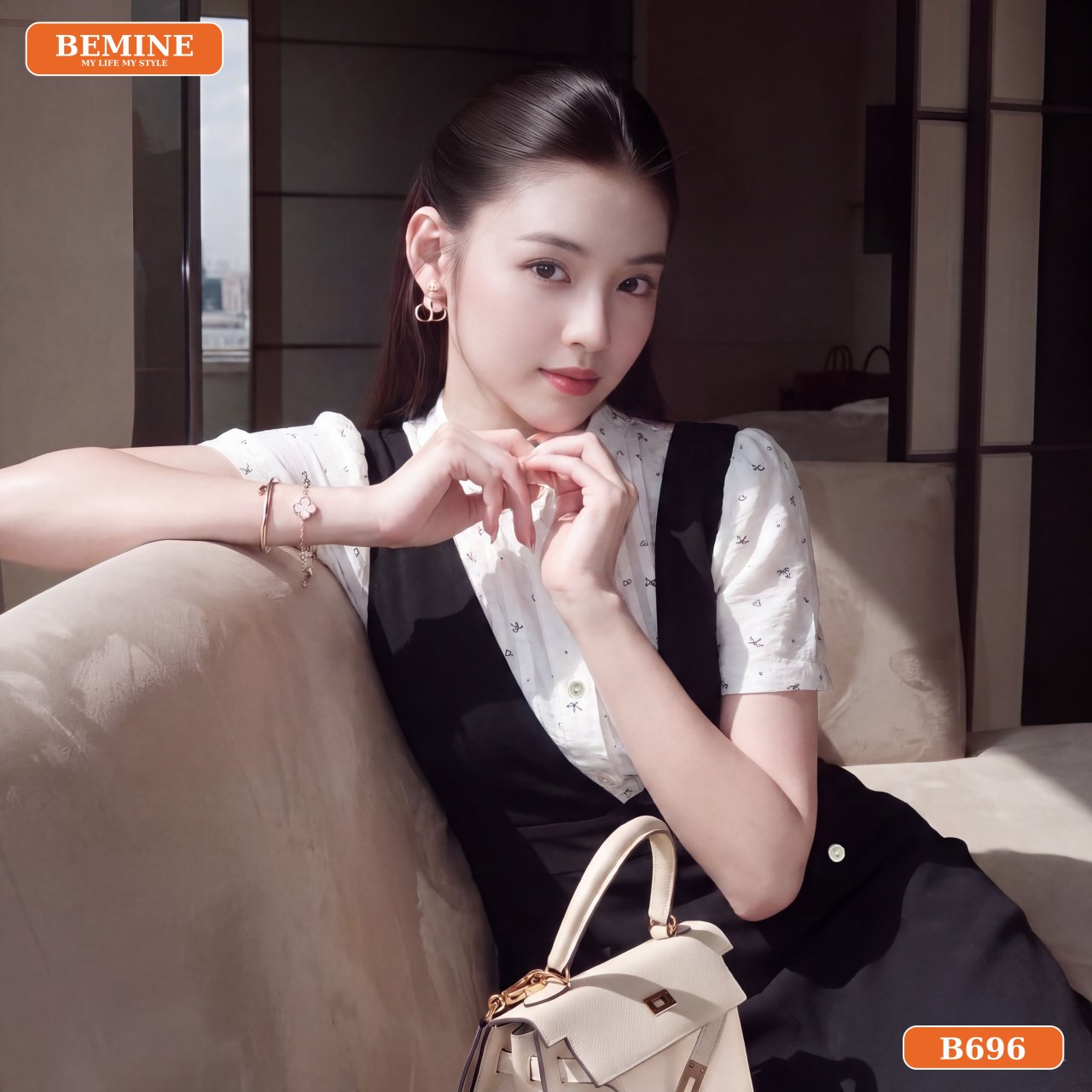 Đầm Đen Nên Mặc Áo Khoác Màu Gì Tôn Lên Vẻ Thanh Lịch? 6 Áo khoác màu be camel hoặc nâu tây ấm áp sang trọng