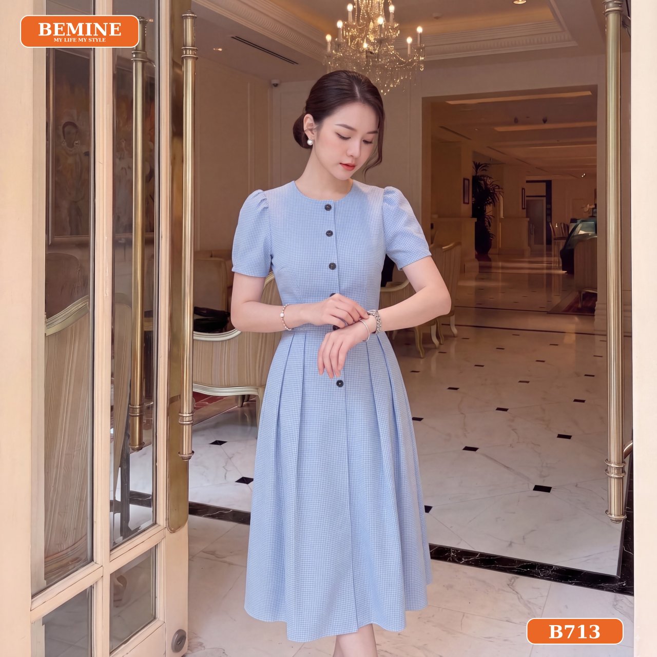 Phối đồ cùng đầm caro dáng chữ A BEMINE B713