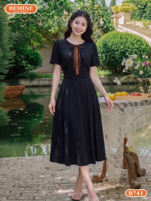 Đầm thiết kế BEMINE cổ tròn có vạt ngoài dáng chữ A B741 hình ảnh