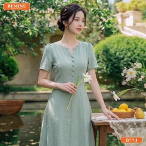 Đầm thiết kế BEMINE cổ tròn xẻ v đính cúc dáng chữ A B773 - màu tôn da
