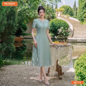Đầm thiết kế BEMINE cổ tròn xẻ v đính cúc dáng chữ A B773 - áo công sở
