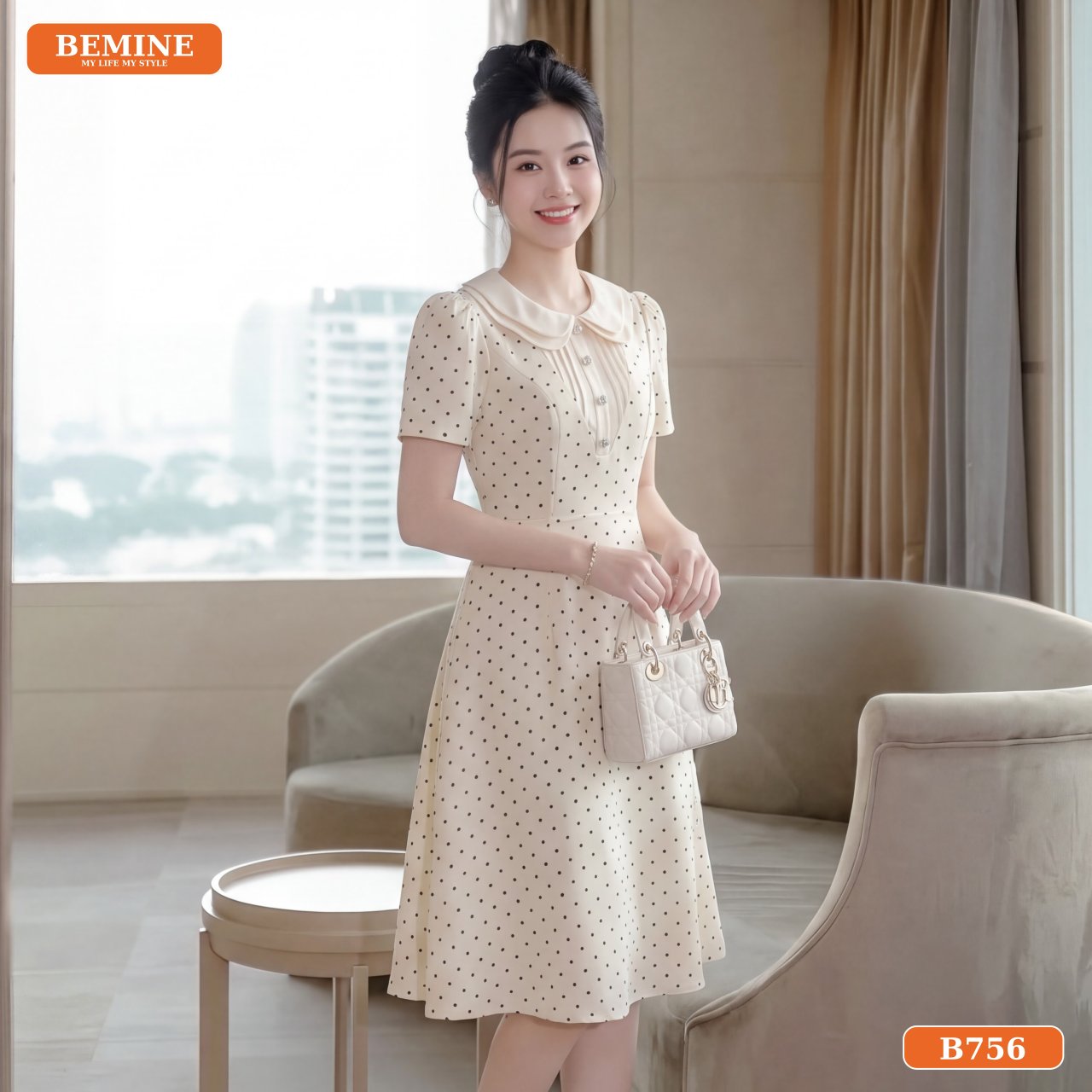 Cận cảnh chi tiết cổ sen hai lớp và hàng nút giả B756