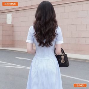 Đầm thiết kế BEMINE cổ chữ V họa tiết sọc dáng dài phù hợp đi chơi-B765 - vải tuyết mưa