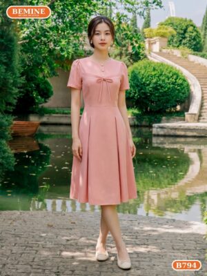 Đầm thiết kế BEMINE cổ tròn đính nơ dáng chữ A B794 hình ảnh